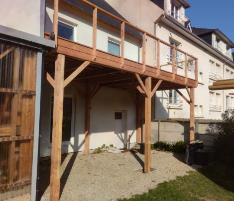 terrasse sur piloti en bois douglas